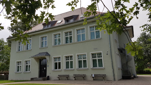 Michael-Ende-Schule Grund- und Mittelschule (Standort Redenfelden)