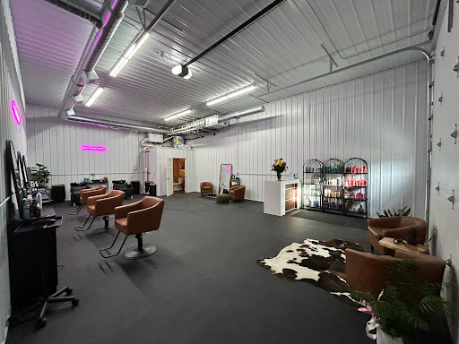N + B Studio Salon - Thumbnail