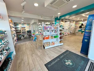 Photo n°3 de Pharmacie Saint-Sauveur Anne-Sophie BERNADAC à Varennes-Saint-Sauveur (Magasin de fauteuils roulants)