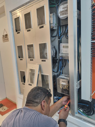 Noronha Eletricista/Encanador 24h