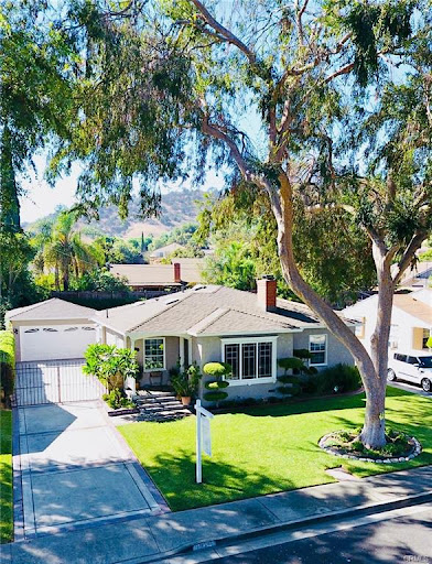 Linda Isordia, Realtor -REMAX CHAMPIONS-list or buy homes - Thumbnail