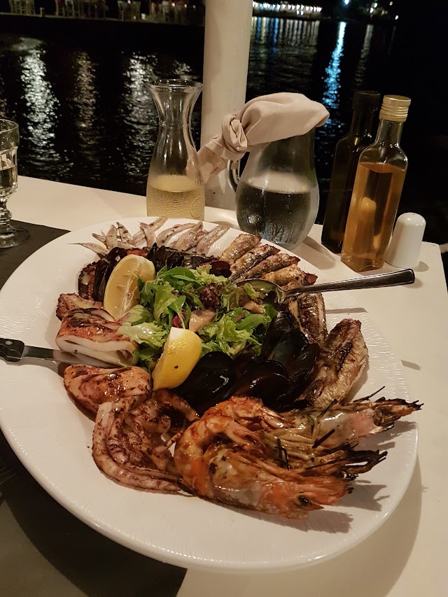 Asterias Santorini Restaurant