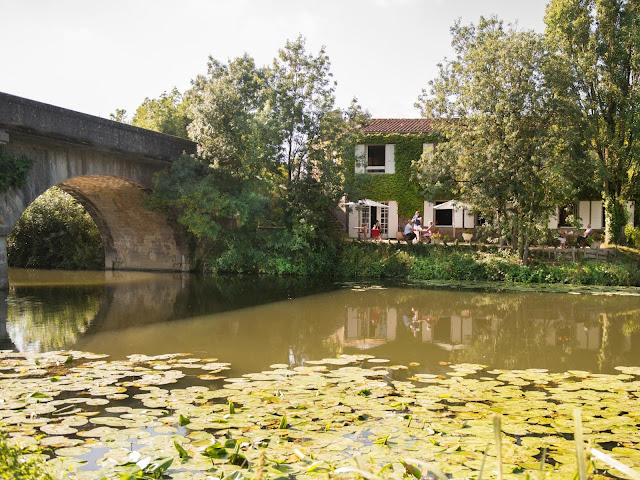 Logis Hôtel Auberge de la Rivière by null