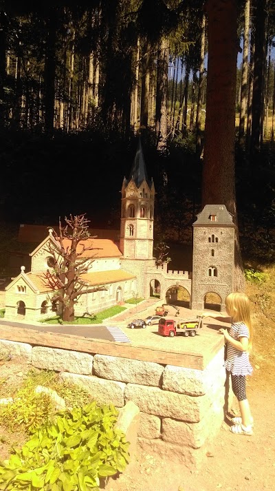 Photos of Mini-a-Th&uuml;r