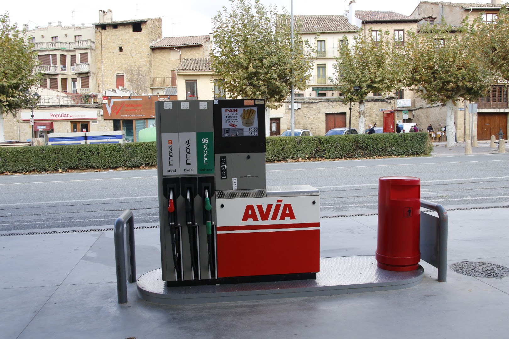 Gasolinera AVIA Puente la Reina