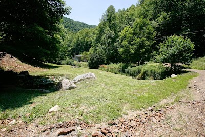 Dancing Sun Cabins|Pet Friendly rentals Hot Springs NC