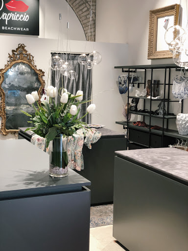 Il Capriccio - Intimo e Beachwear Gallery - Italy