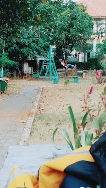 Taman Palem, Author: Vira Wardhani