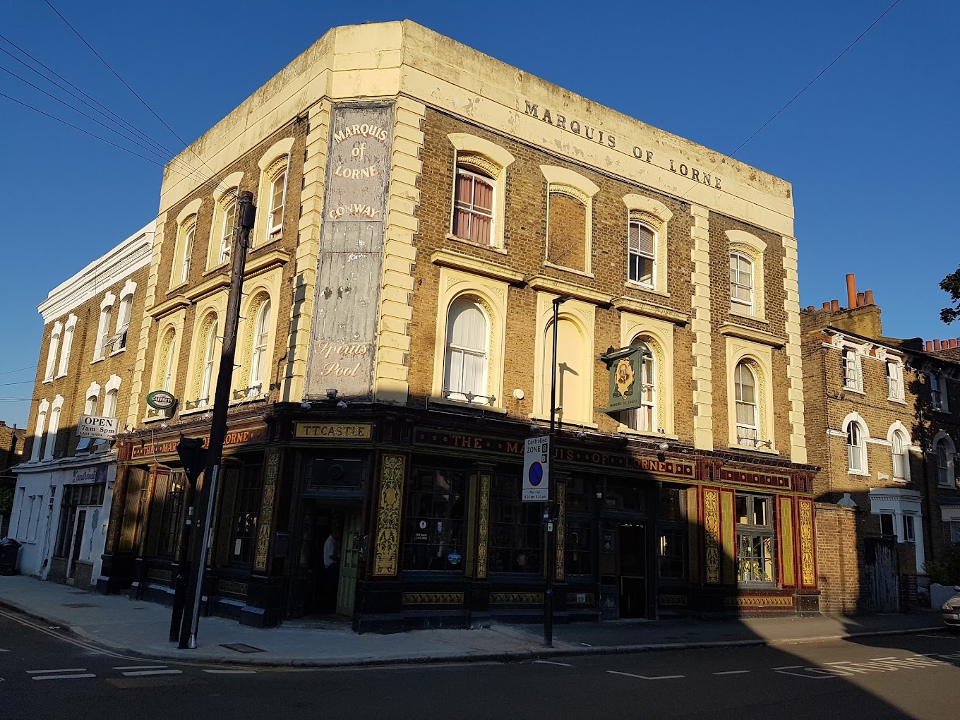 Brixton is a culturally rich and diverse area that is home to a thriving pub scene. Known for its eclectic music and arts scene, Brixton's pubs reflect the area's unique character.