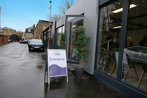 Otto Car - Shepherd's Bush - PCO Car Hire & Rent 2 Buy - Thumbnail