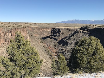 The Slide Trail upper trailhead