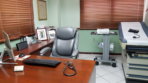 L A Primary Care / Dr. Ramón L. López Acosta