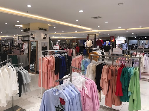 Star Department Store, Author: Ias Naibaho