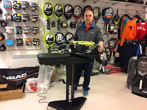 Photo n°2 de Web-Tennis à Trith-Saint-Léger (Magasin d'articles de sports)