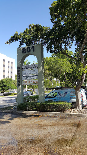 FEDERAL HWY at DELRAY PLZ S ENT