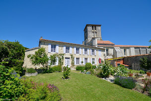 Photo n°11 de Julie Hill LEGGETT IMMOBILIER MATHA et Charente Maritime à Mons (Agence immobilière)