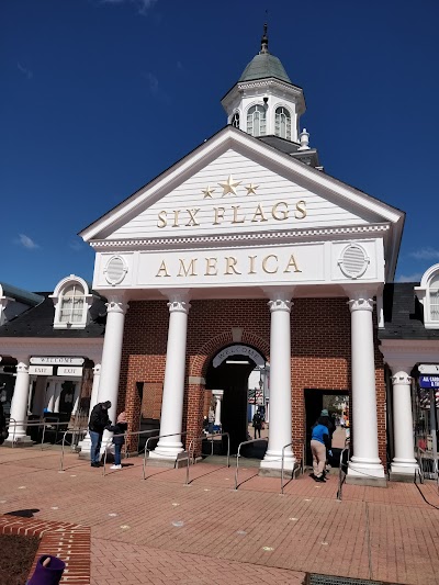 Six Flags America