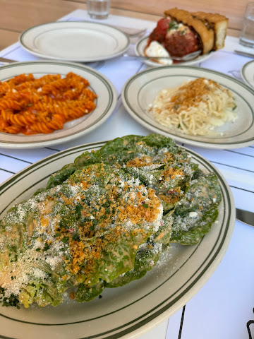 Jon & Vinny's Slauson by null