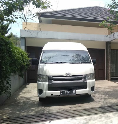 Photos of Fauzan - Rental Mobil Bandung - Sewa Mobil + Supir di Bandung