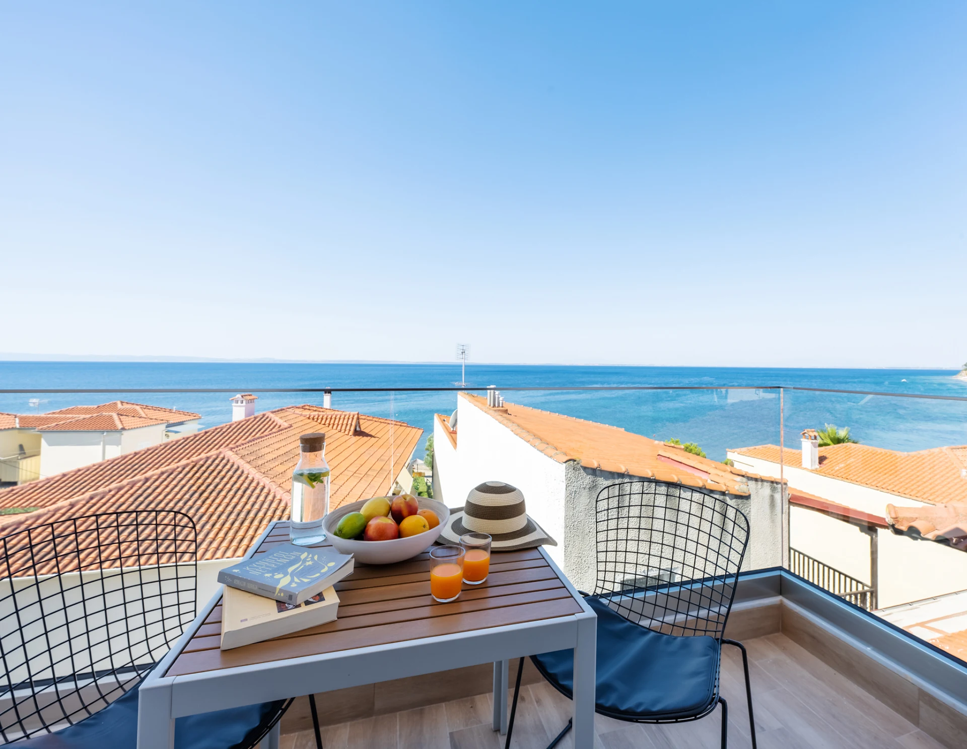 Aiora Suites