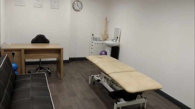 Comments and reviews of Daniel Wilson Sports Injury Management