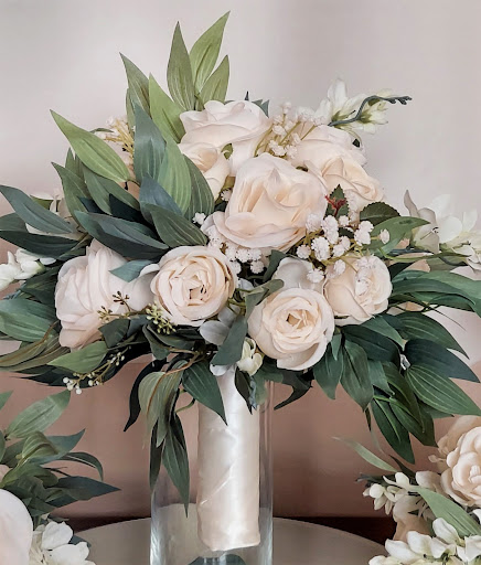 Visions Of Silk Wedding Floral Artistry - Thumbnail