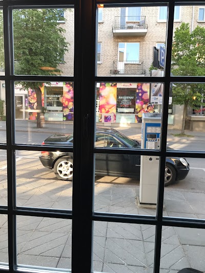 Photos of W 1642 PUBlick house