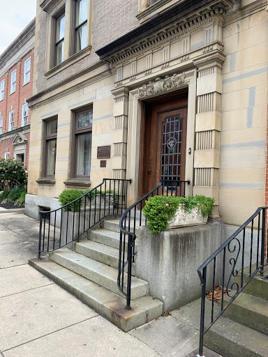 Woman's Club of York Logo