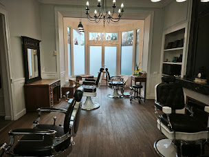 Photo n°7 de Mam'zelle Moustache coiffeur homme barbier à Cherbourg-en-Cotentin (Salon de coiffure)