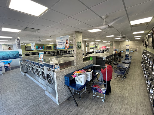 SuperSudz Laundromat | Bay Shore - Thumbnail