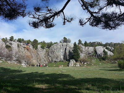 Balatini Mağarası