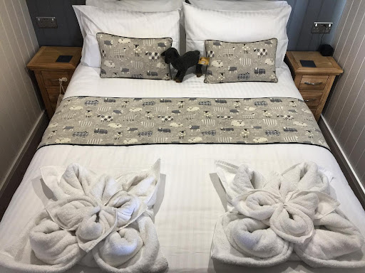Mitre Linen - Visual