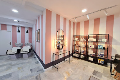 PEDRO GÓMEZ PELUQUERÍA / HAIR SALON