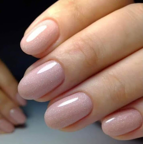 Celebrities - Murowana Goślina