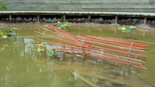 Lava Glass - Glassblowing Studio, Sculpture Garden, Art Gallery, Café