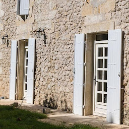 Photo n°4 de Kaovia, spécialiste des volets aspect bois à Villenave-d'Ornon (Magasin d'ameublement d'extérieur)