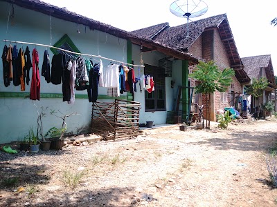 electronics-store
