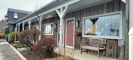 Corner Consignment - Visual