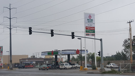 Gasolinera Petro-7 PEMEX