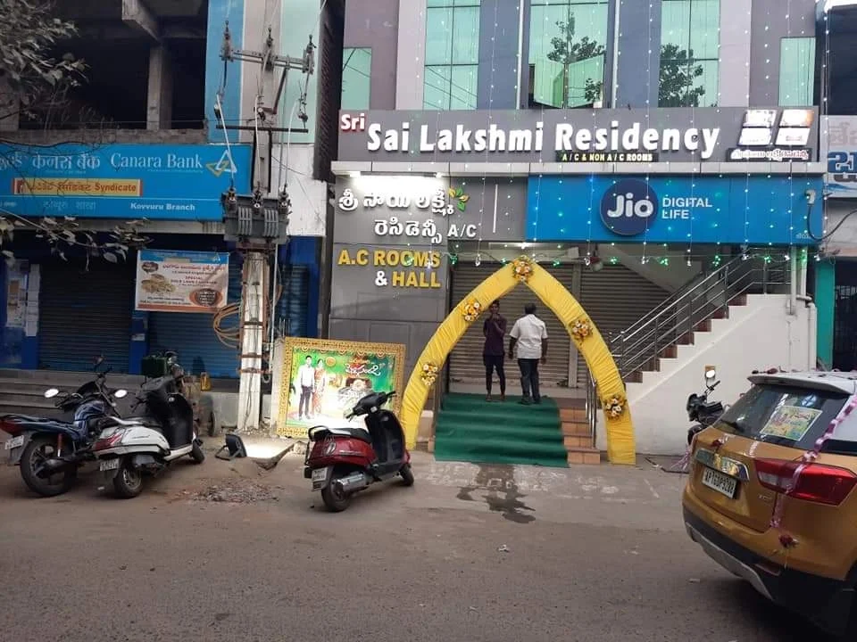 SRI SAI LAKSHMI RESIDENCY (A/C LODGE)