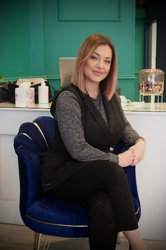 VR UNIQUE Hair Salon and Academy