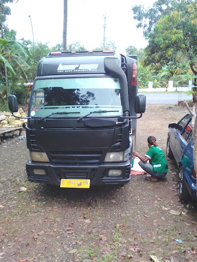 Photos of Bengkel Mobil "Dados Motor"