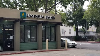 Umpqua Bank photo