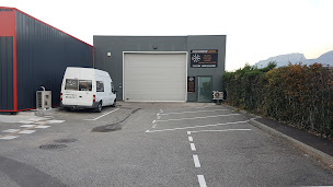 Photo n°7 de Carrosserie Safir à Saint-Martin-d'Hères (Atelier de réparation automobile)