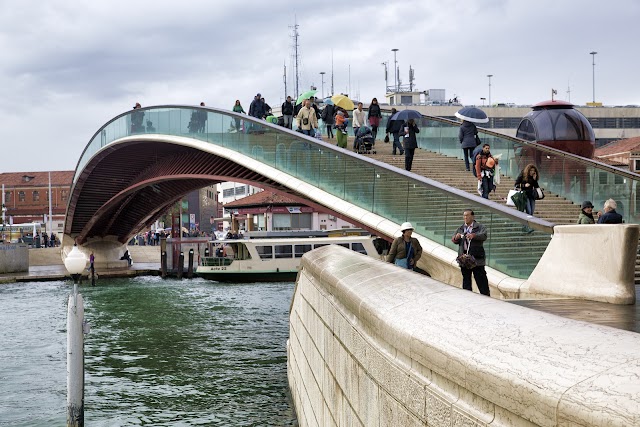 Pont de la Constitution