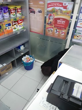 indomaret sultan iskandar muda, Author: budi prasetio