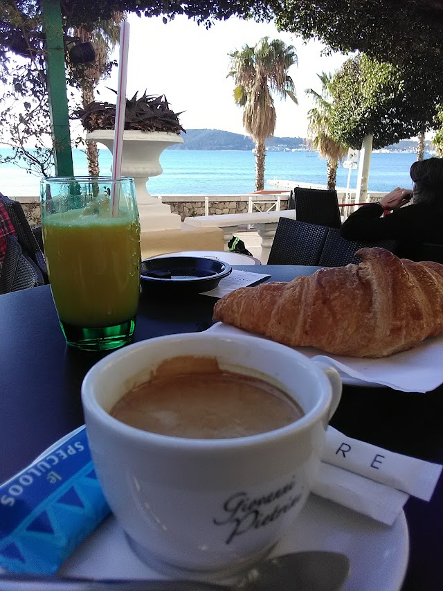 BAR COTE JARDIN