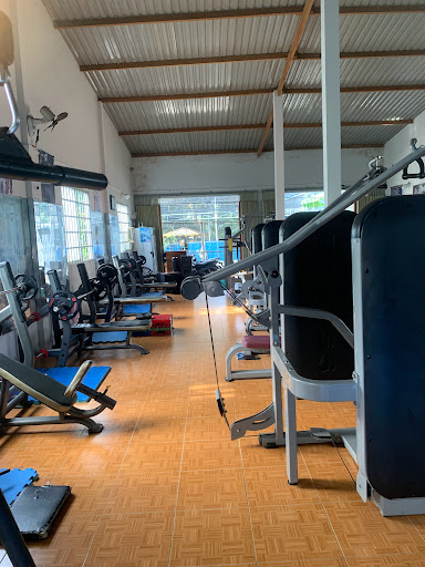 Không gian tập luyện rộng rãi tại Gym Thảo Bình - Phòng Tập Gym Tiền Giang lý tưởng