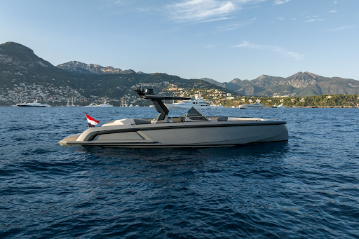 Mare Fun Yachtsupply, Charter & Vanquish Yachts Partner Logo