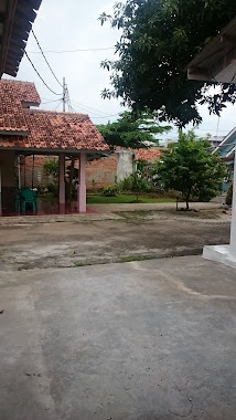 Kost Haji Caca, Author: Estiko Maha